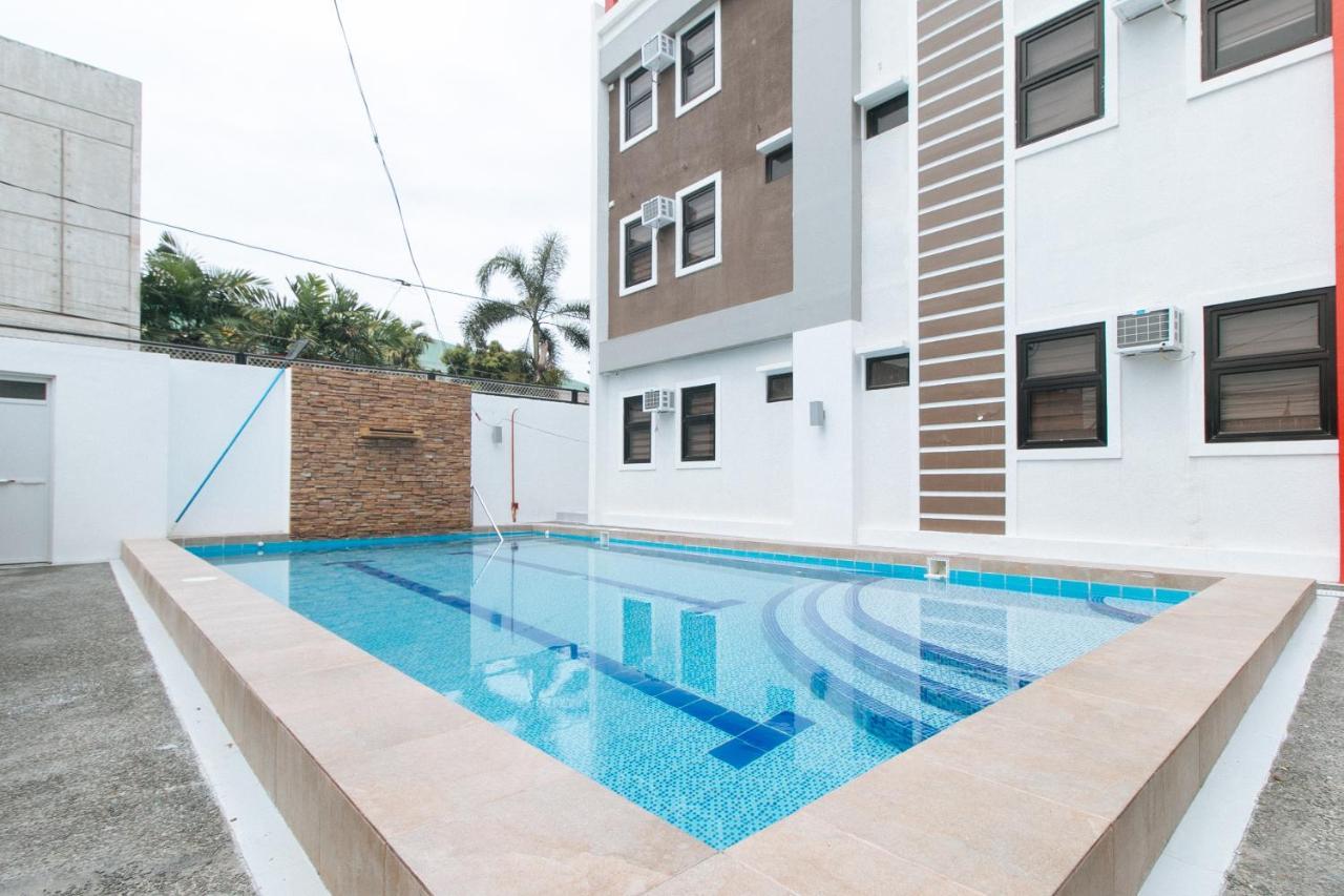 Reddoorz Plus At Dbuilders Poblacion Bgc Taguig Exterior photo